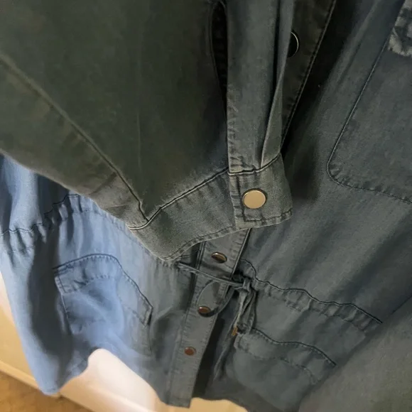 New with Tags Anne Klein Women's Utility Light Weight Denim Size XL Jacket - Picture 4 of 6